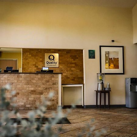 Quality Inn Airport Колорадо-Спрингс Экстерьер фото
